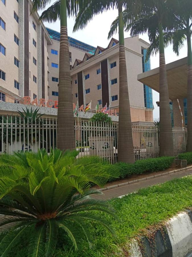 Barcelona Hotels, Abuja Mobushipe Exteriör bild