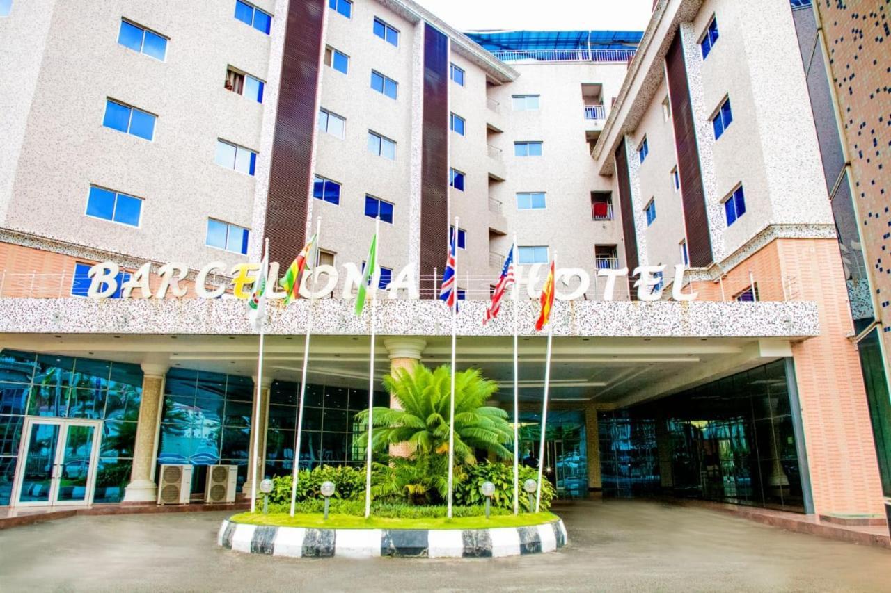 Barcelona Hotels, Abuja Mobushipe Exteriör bild