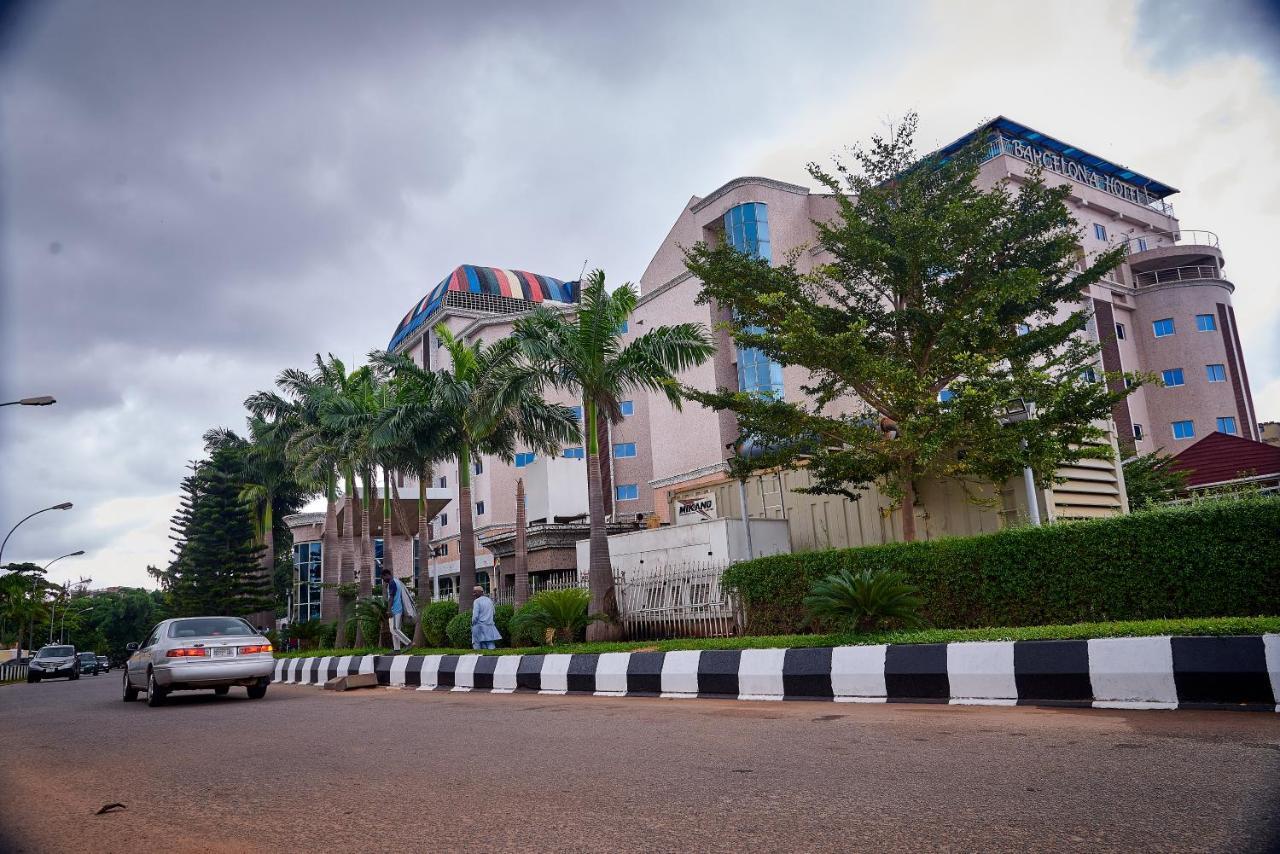 Barcelona Hotels, Abuja Mobushipe Exteriör bild