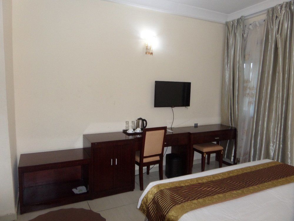 Barcelona Hotels, Abuja Mobushipe Exteriör bild